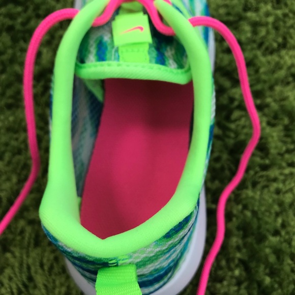 NWT Nike Rosherun Flight Weight GS LIME WMNS - Picture 6 of 7